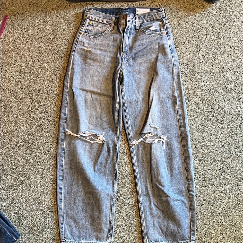 Gap High Rise Barrel Jean - Picture 3 of 4